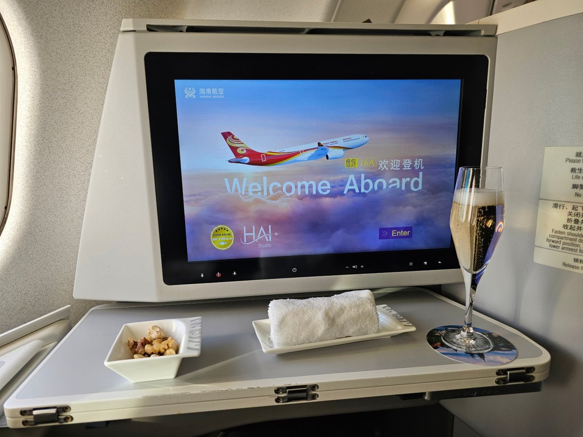 Welcome drink, ručník a obrazovka