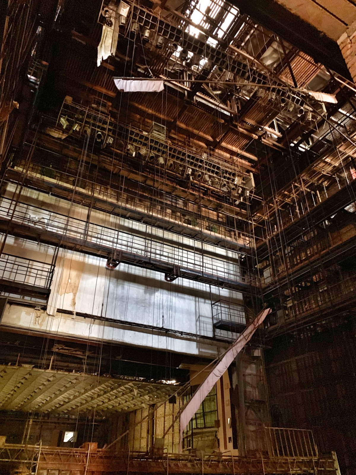 Pripjať - uvnitř divadla