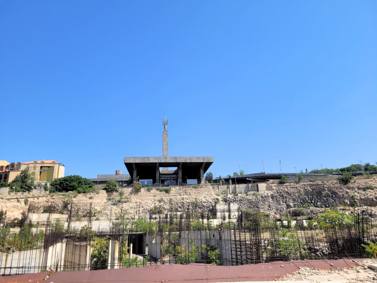 Nedodělaný vršek Cascade Complex