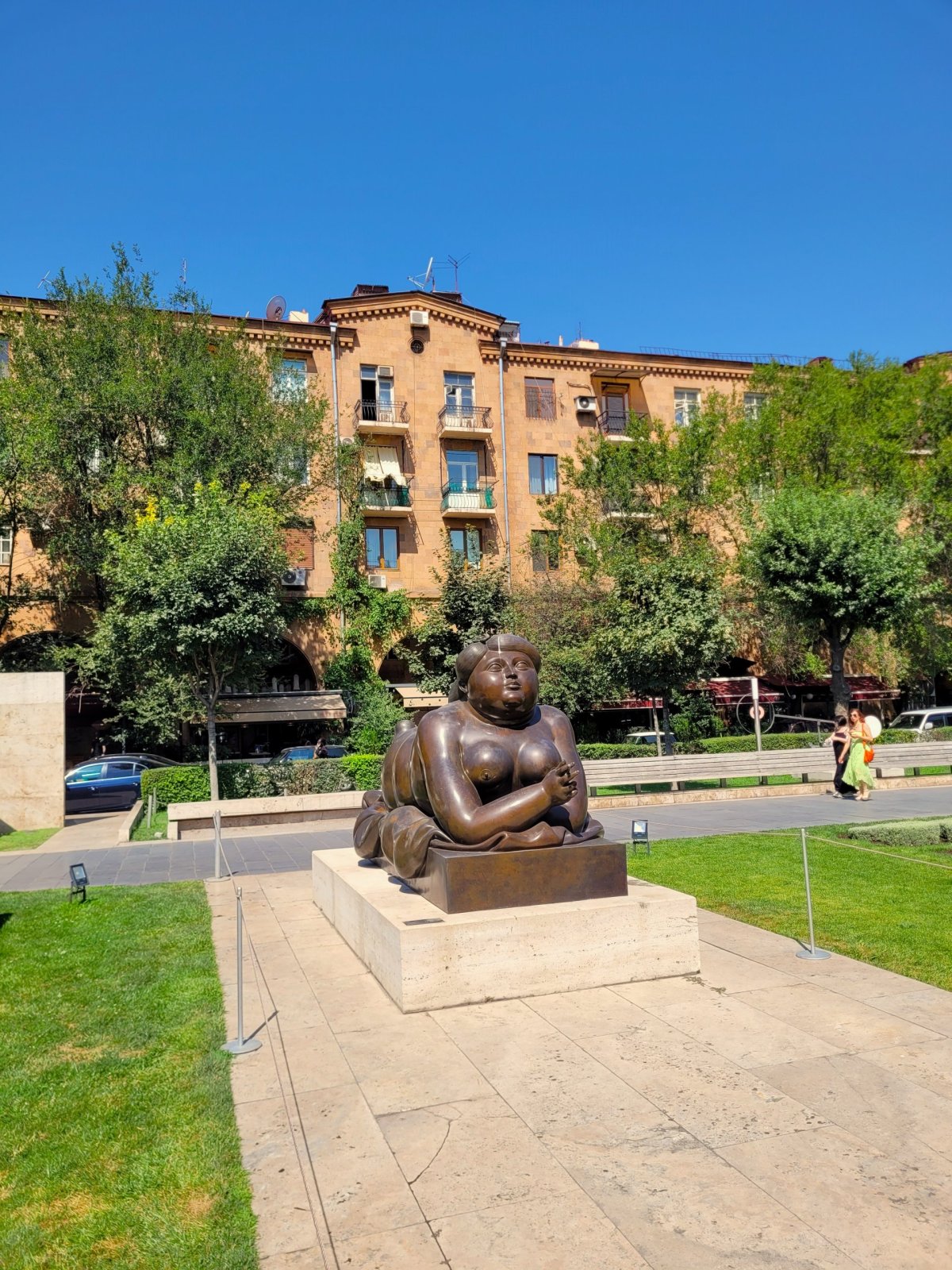 Umění u Cascade Complex