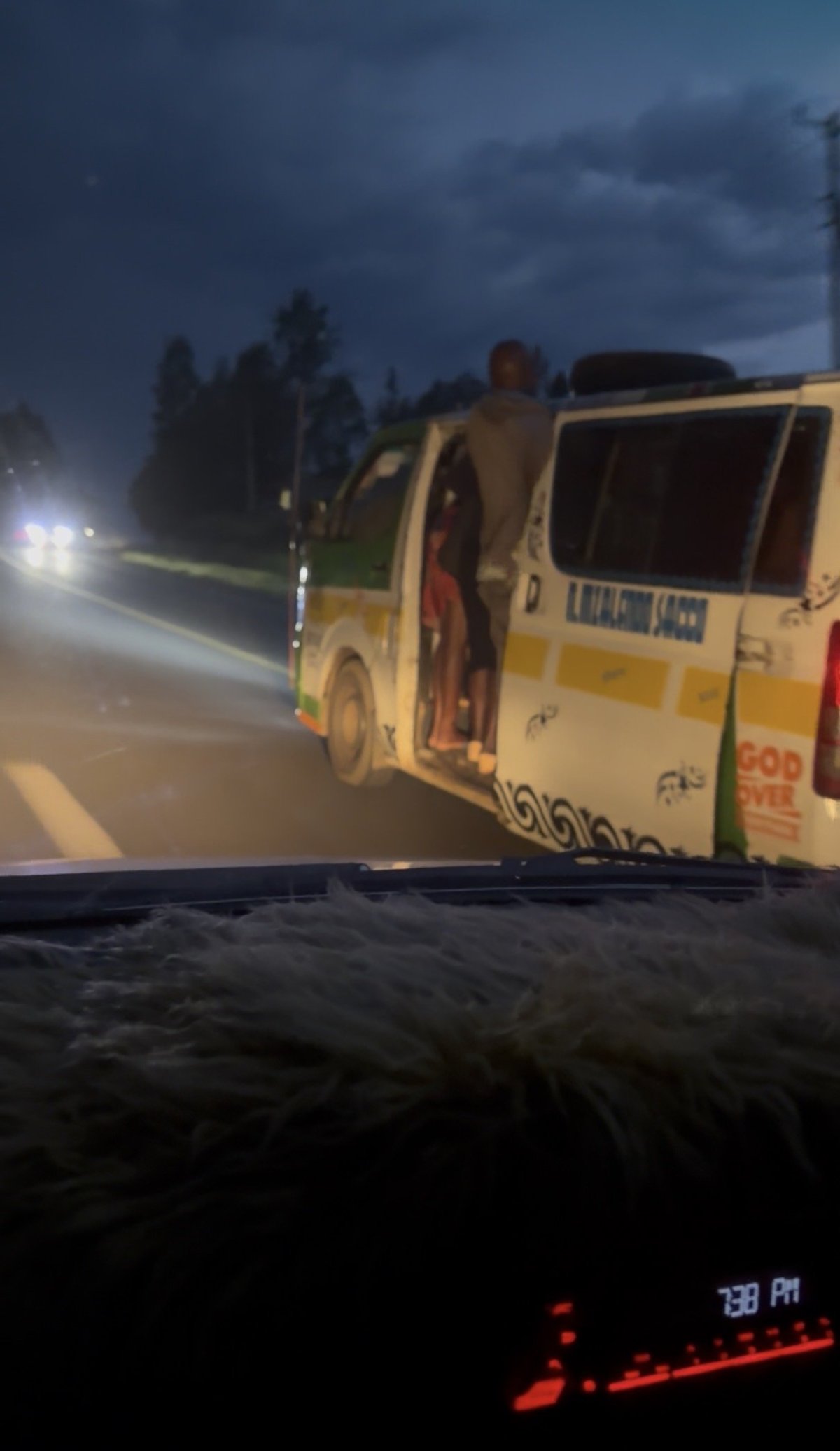Lidi trčící ven nevadí