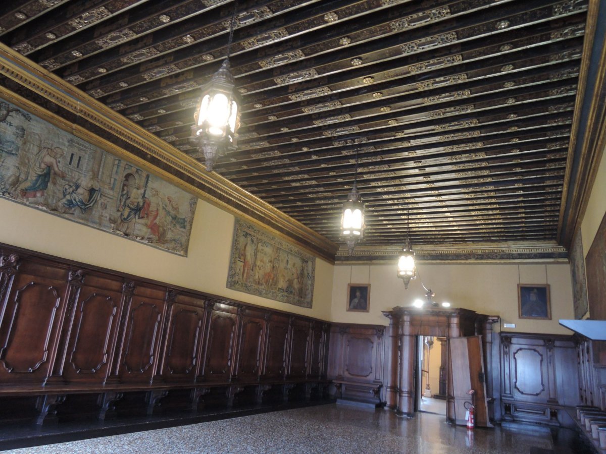 Sala della Querantia Criminale. Sál se nachází v Palazzo delle Prigioni (vězeňském paláci), kde byly zachovány tři sály, sloužíc