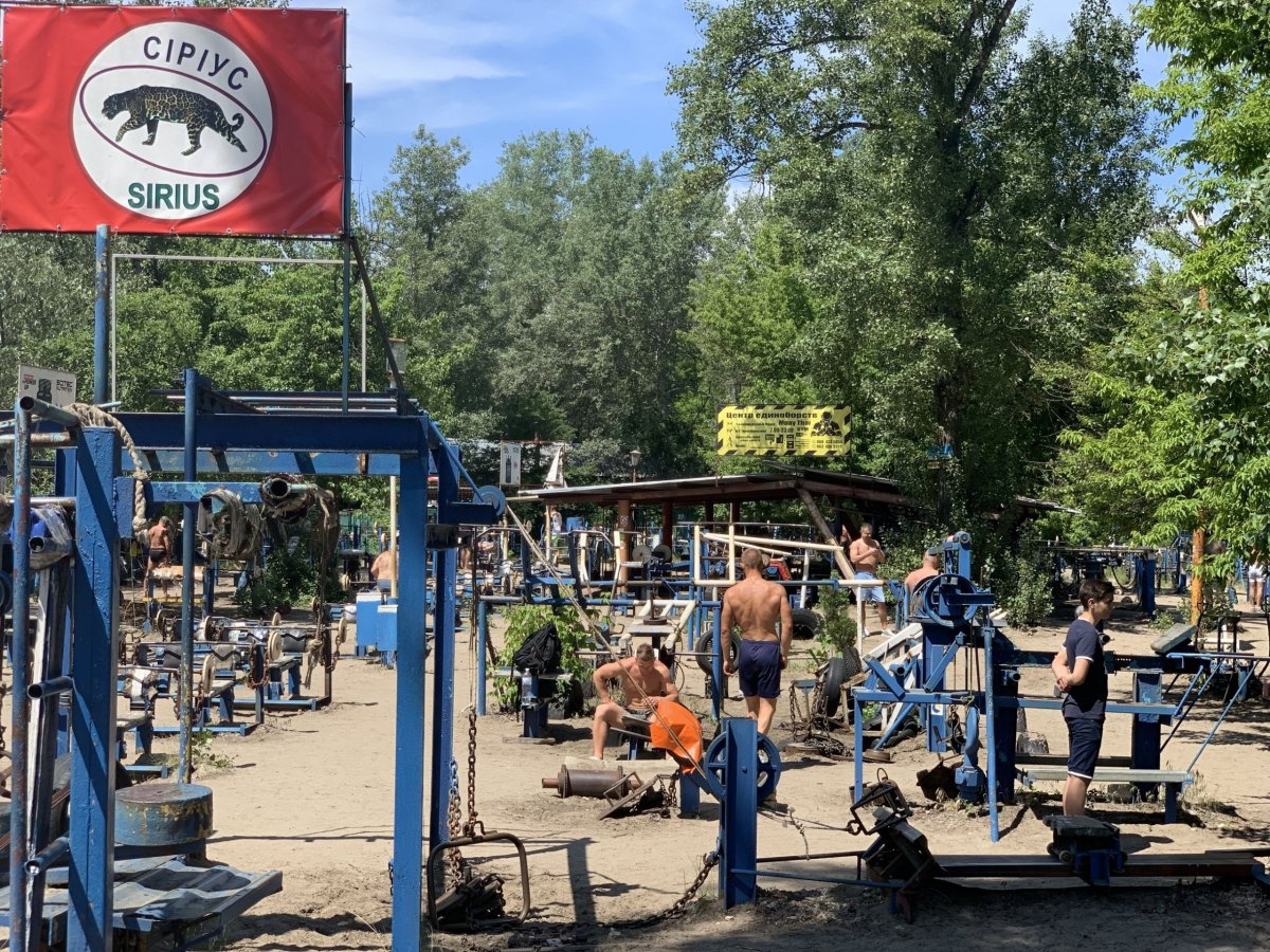 pláž u Dněpru - fitness zázemí