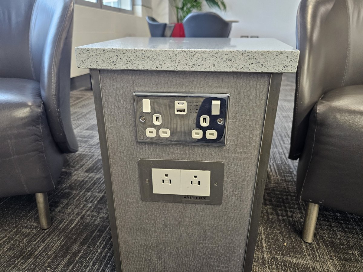 Zásuvky a nabíječky