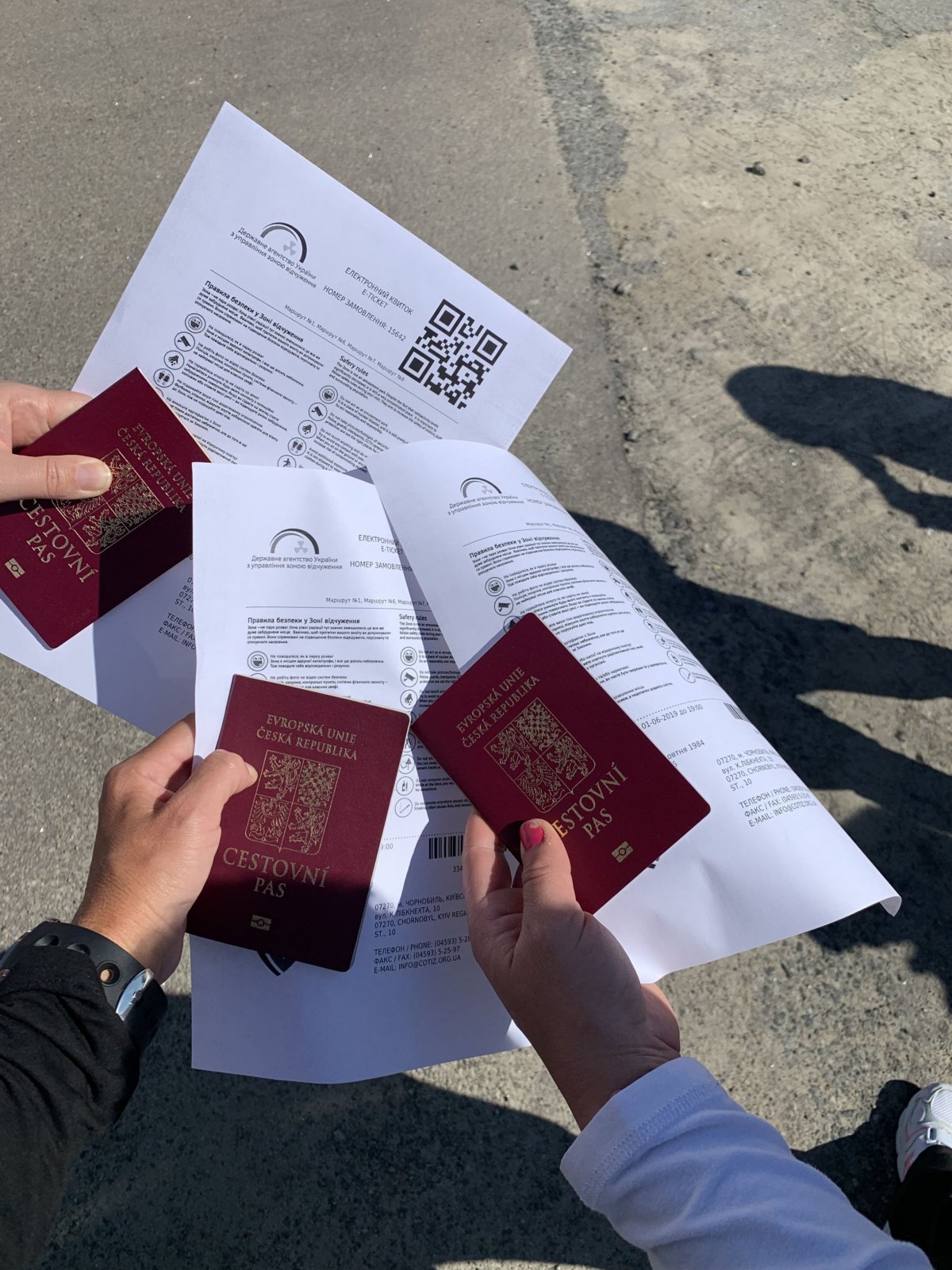 pas a vstupenka do zóny