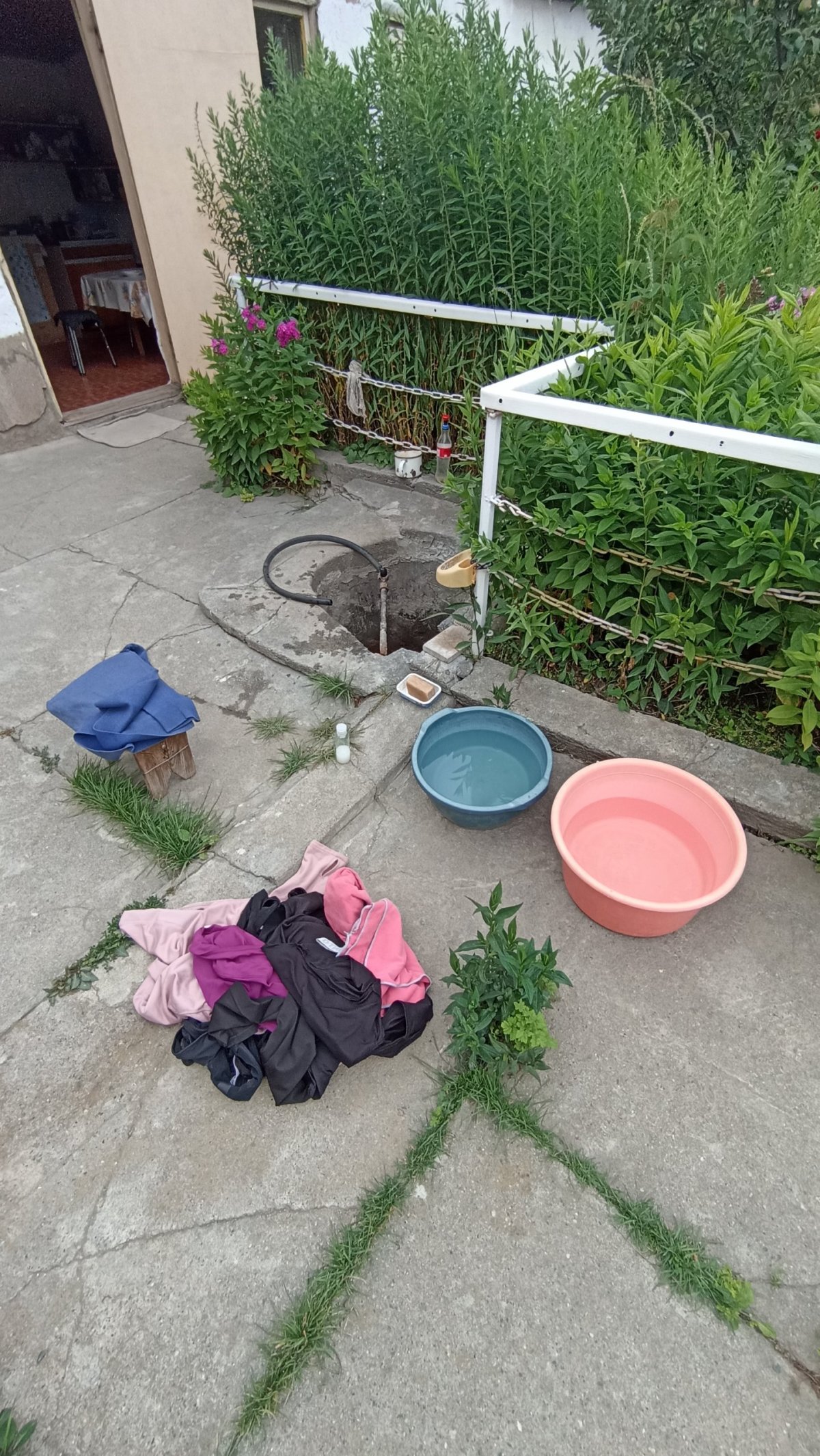 Praní prádla v hostelu 