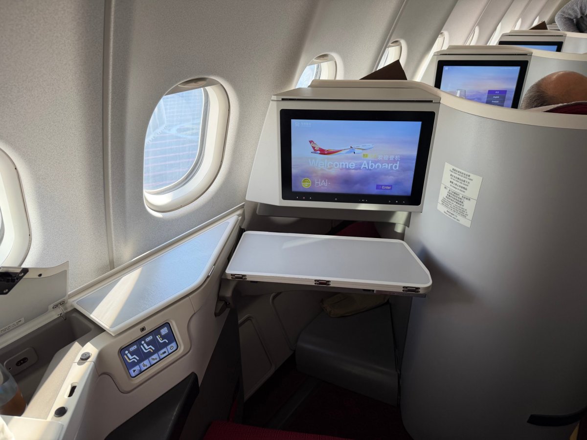 Stoleček a obrazovka