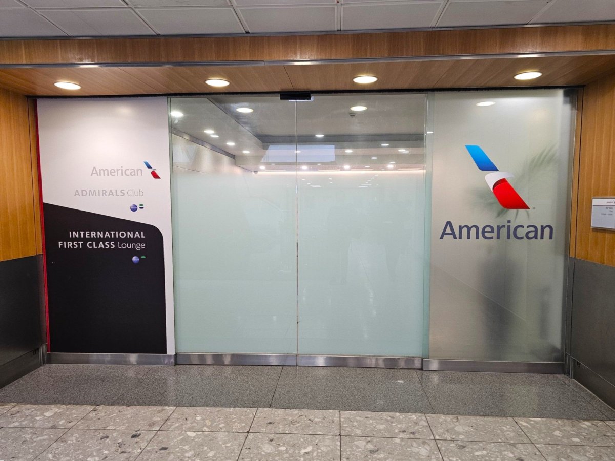 Hlavní vstup do Admirals Club