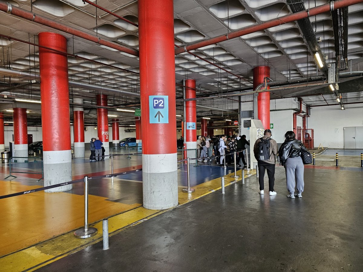 Parkoviště P2 - stanoviště taxi Uber a Bolt