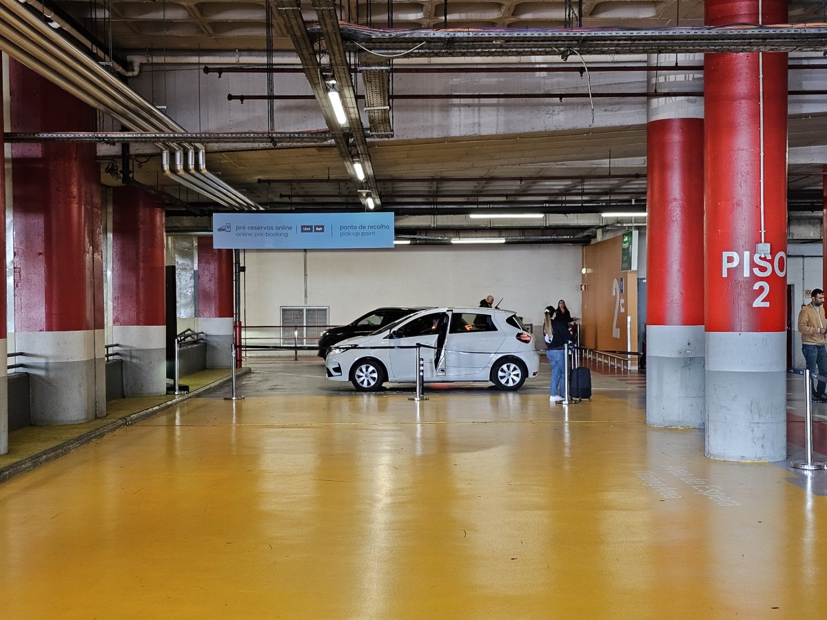 Pick-up point, Uber a Bolt