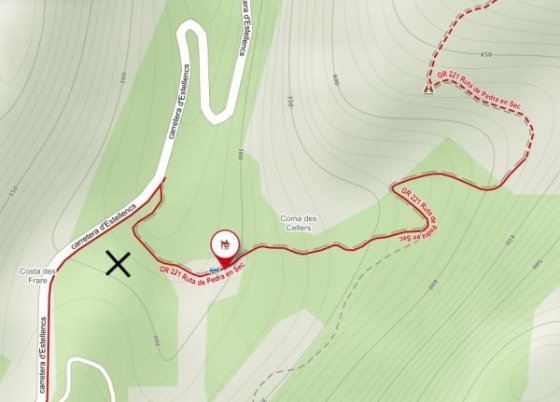 První chata na trase, přes křížek určitě ne:)