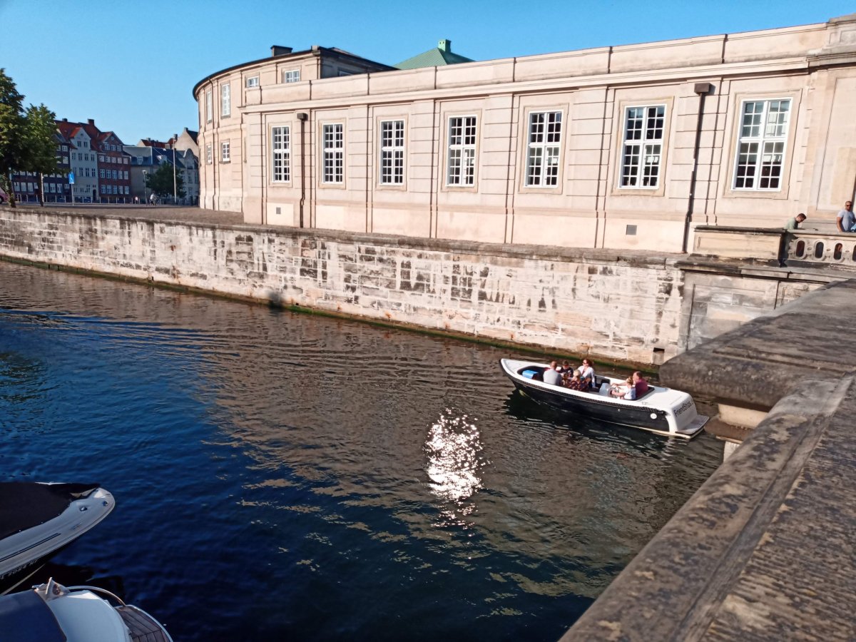 Vybudovaný kanál pro loďky Kodaň 