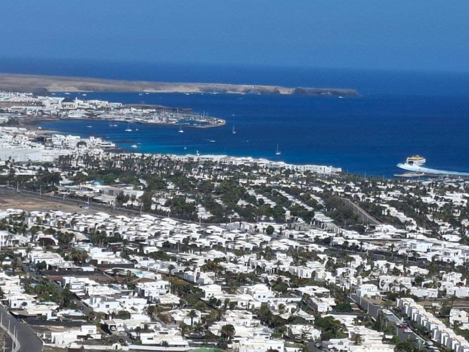 Výhľad na mesto Playa Blanca