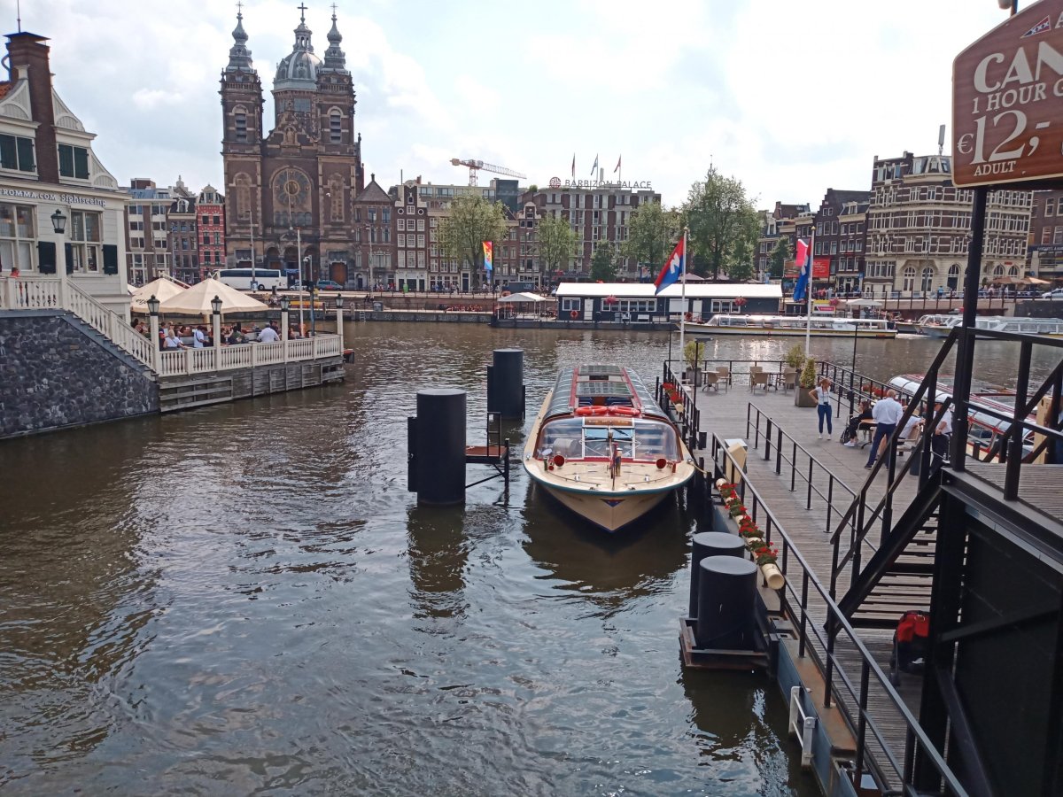 Nádraží Amsterdamu Central a první Amsterdamské kanály