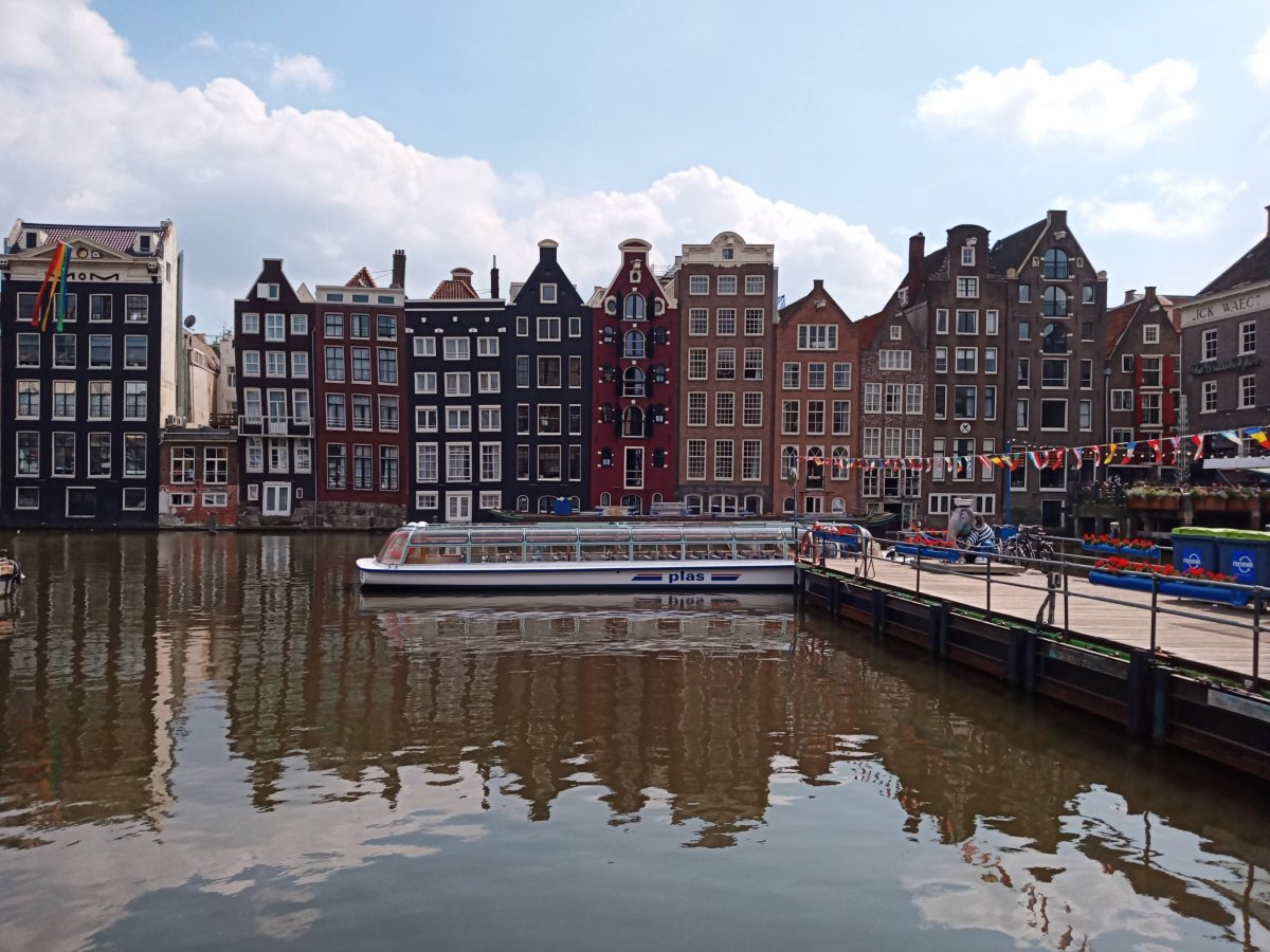 Barevný Amsterdam romantické kanály 