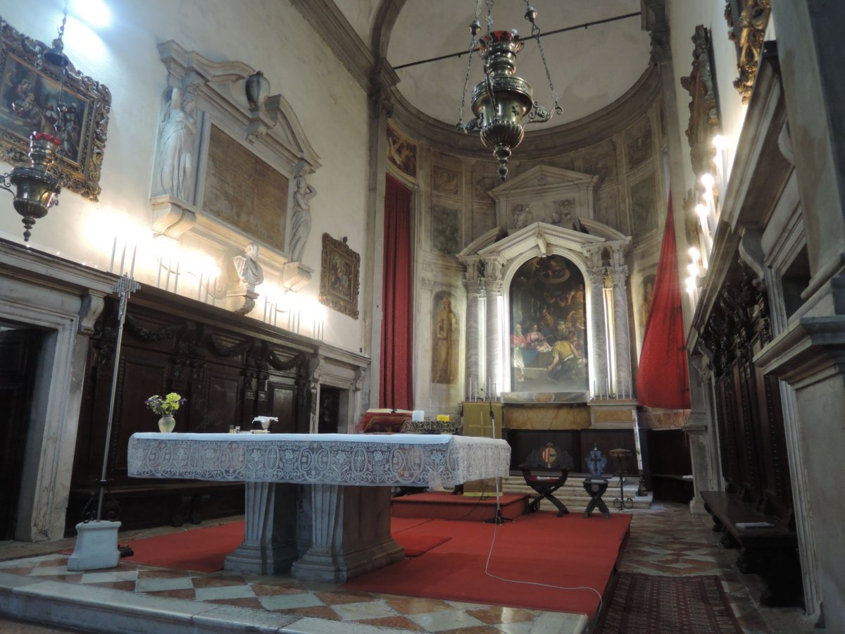 Kostel San Giuseppe di Castello po nedělní mši, kdy vydatně pršelo, takže pouze interiér. Renesance 1548 