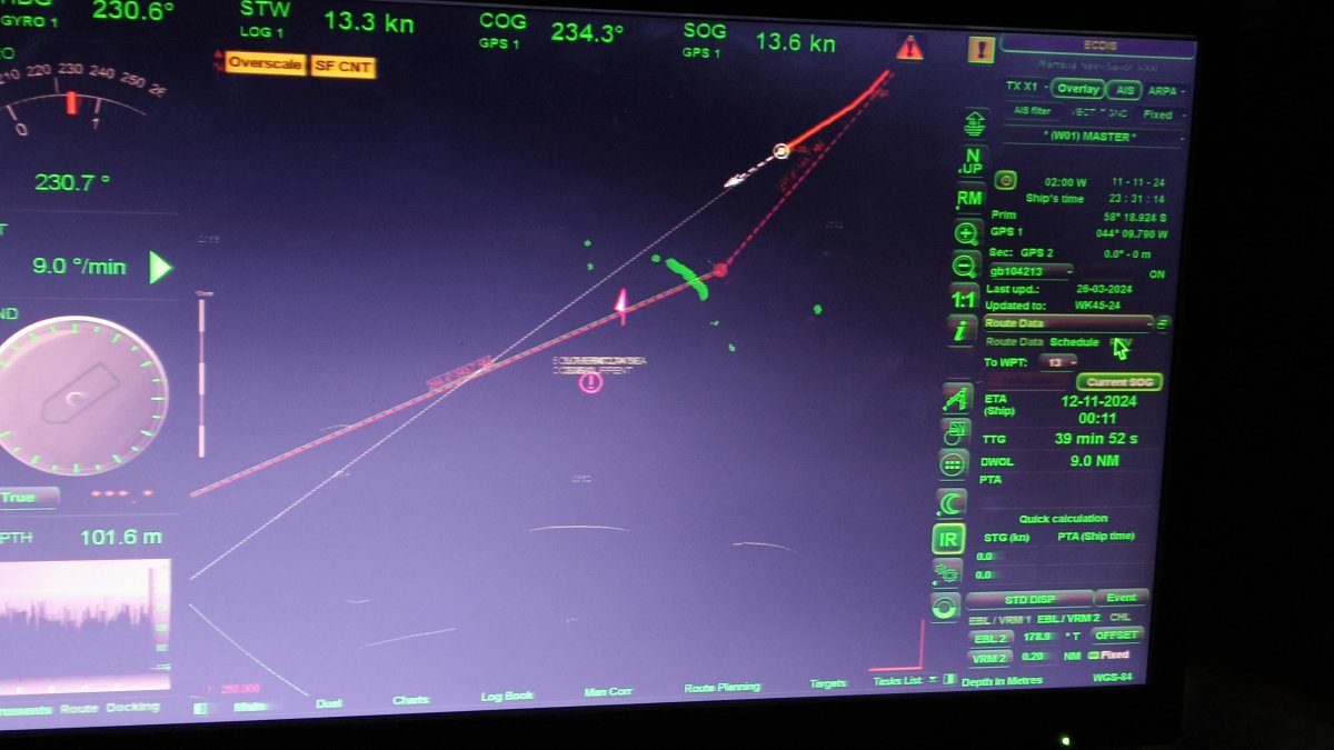 ten zelený zahnutý rohlík je ledovec A223a