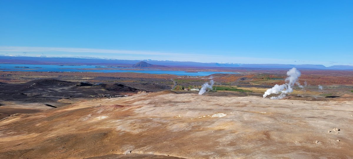 Výhled na jezero Mývatn