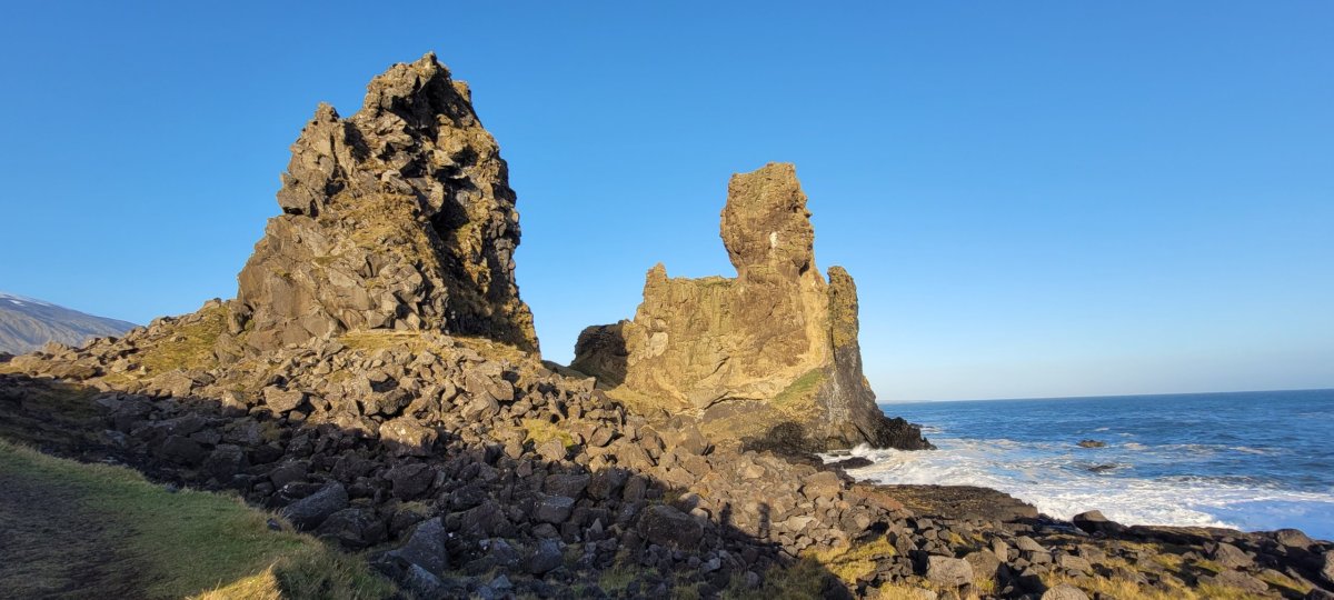 Lóndrangar cliffs