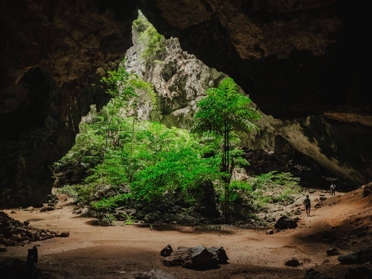V Thajsku jsou zelené i jeskyně