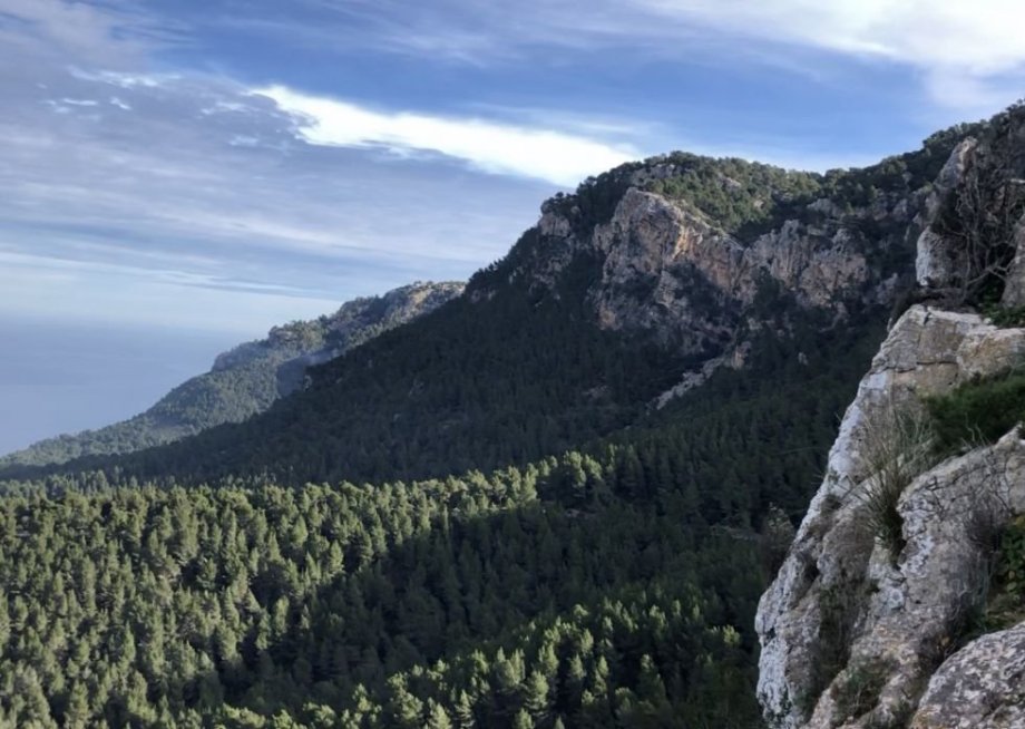 Skály krásně vrhaly stíny