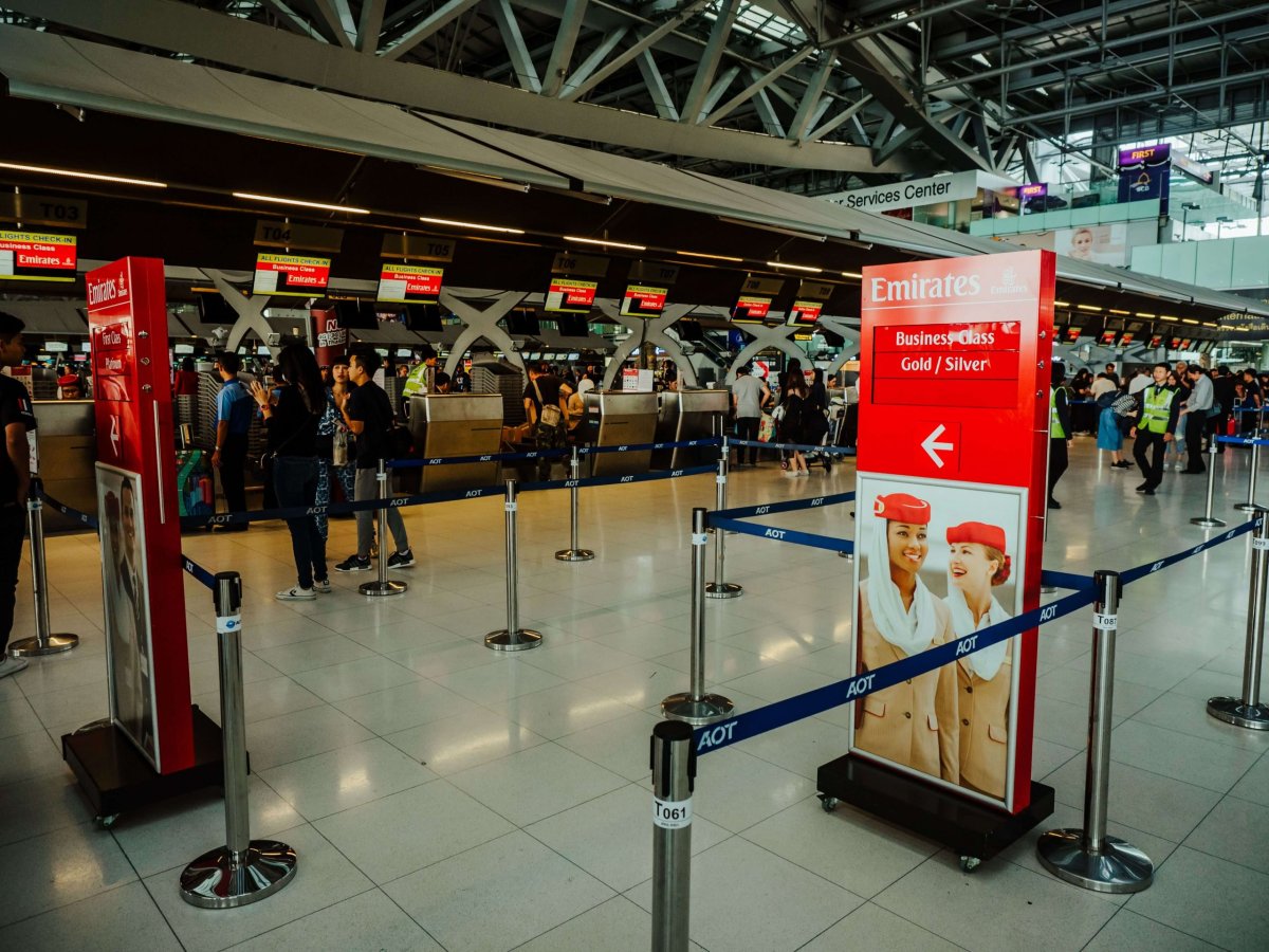 Business a First Class check–in