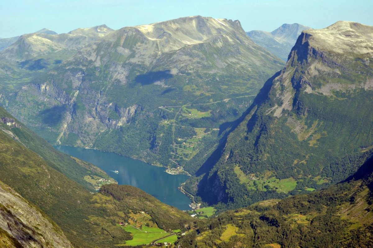 Geirander z vyhlídky Dalsnibba