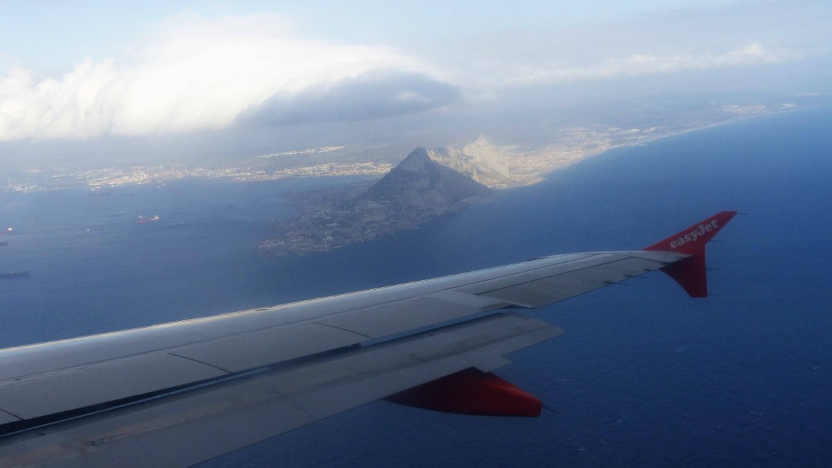 Oblétávání gibraltarské skály při přiblížení