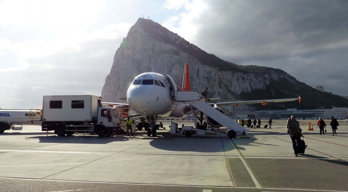 Můj easyJet pod Gibraltarskou skálou
