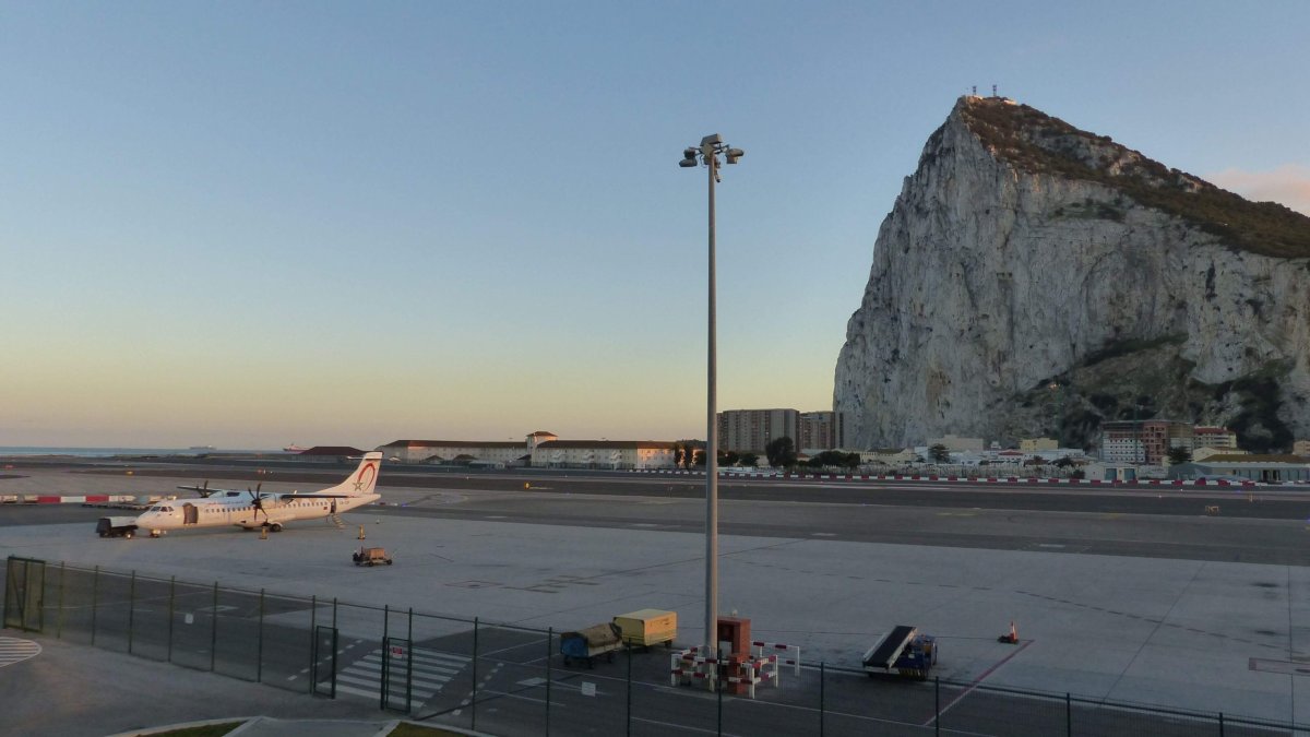 Osiřelá ATRka na gibraltarském letišti