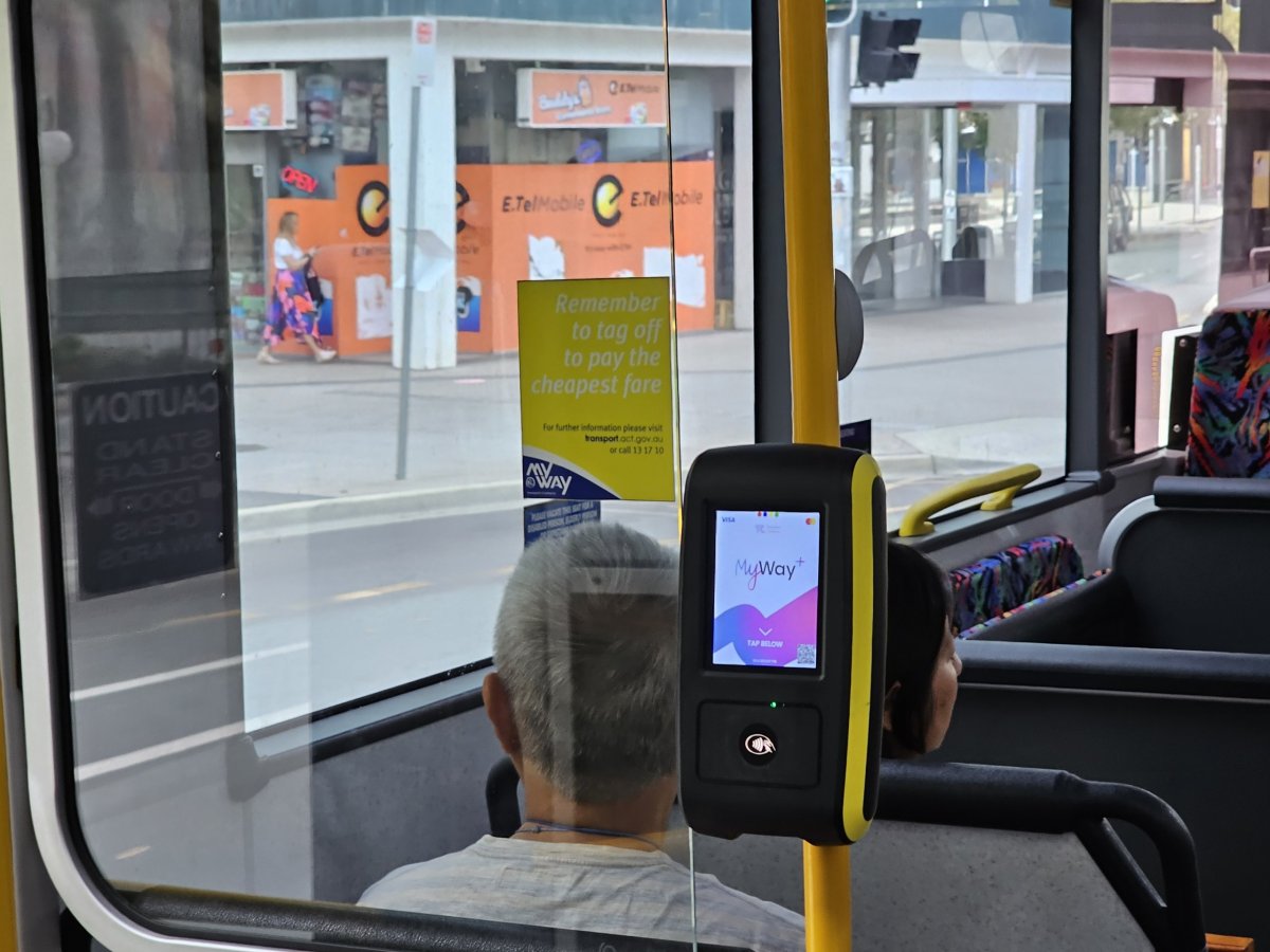 Validátor na jízdenky v autobusu