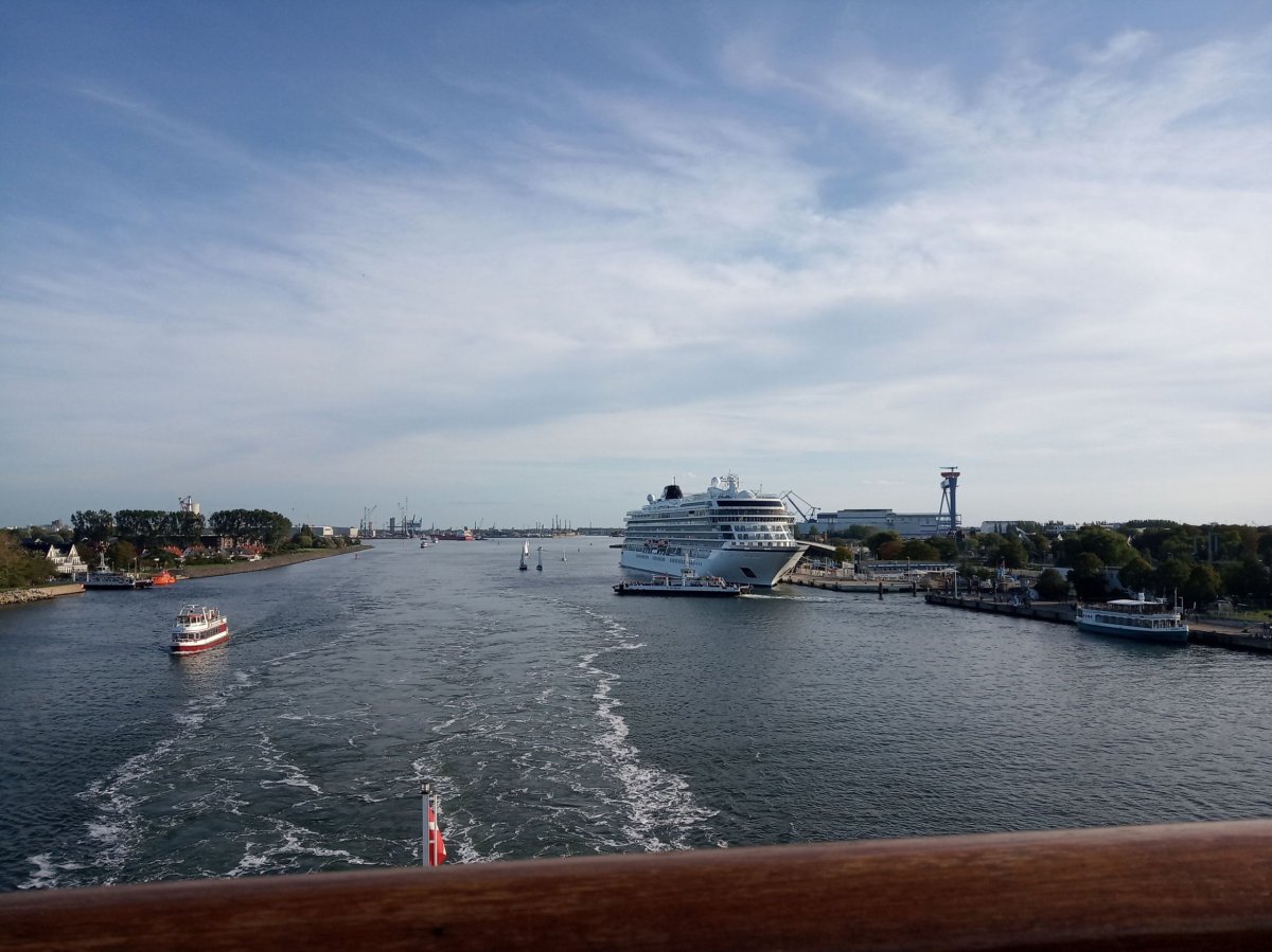 Na trajektu - vyjíždíme z Rostocku.