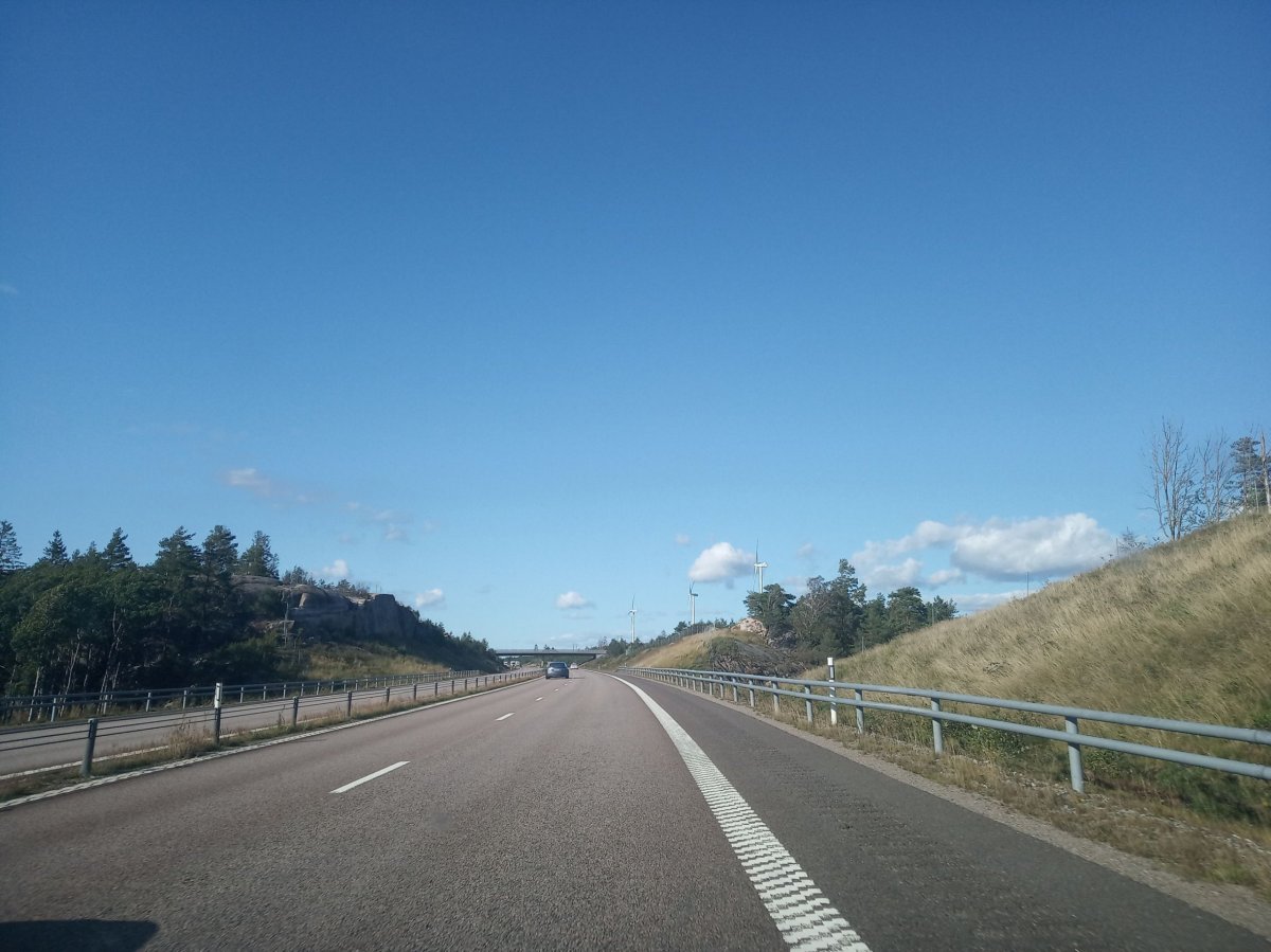 Prázdné švédské dálnice.