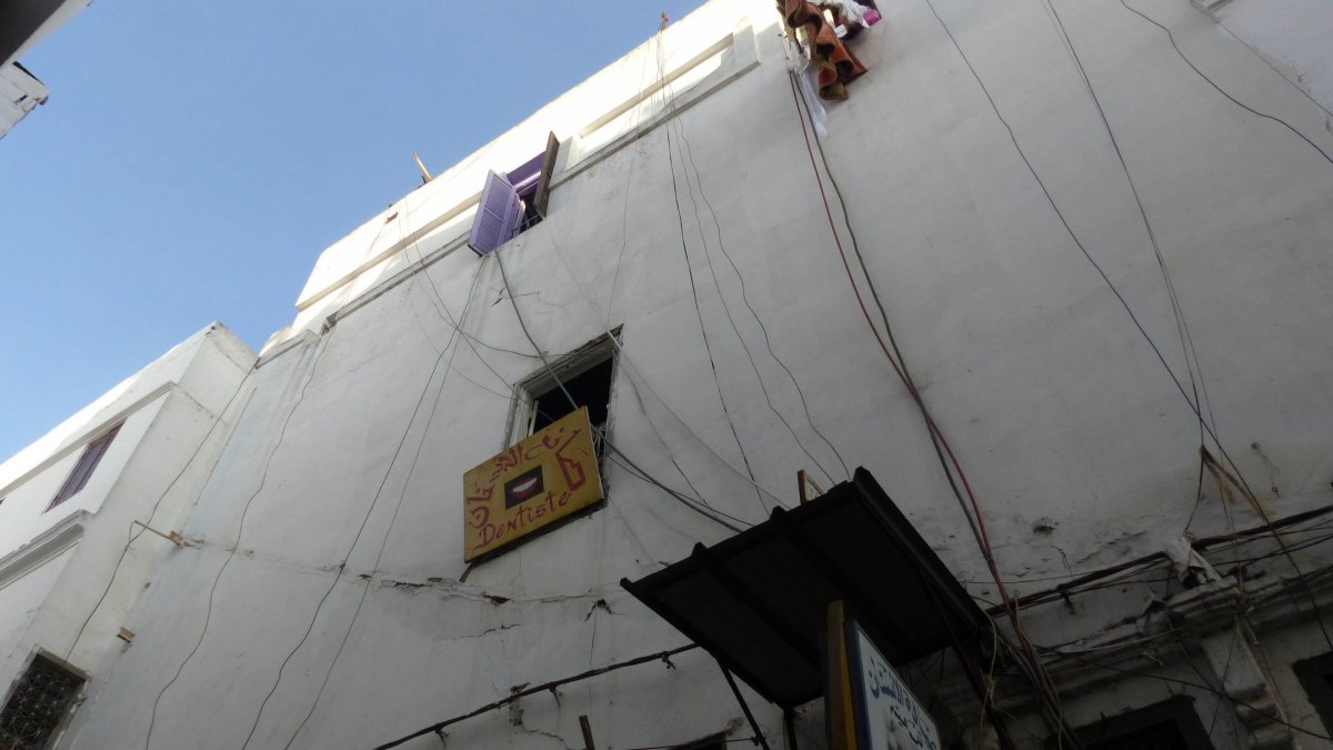 Dentista... Zajímalo by mě, jak vypadá jeho ordinace. No vlastně radši nezajímalo