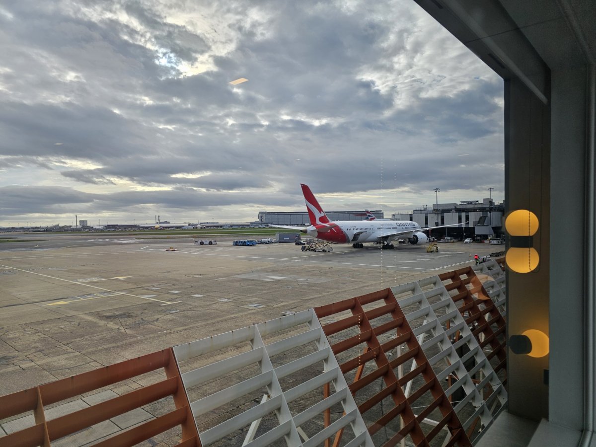 Výhled na letištní plochu