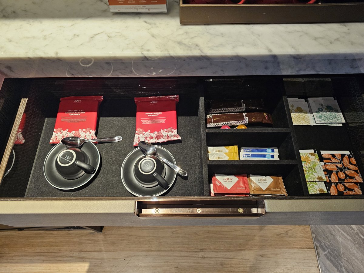 Čaje, cukry a sušenky