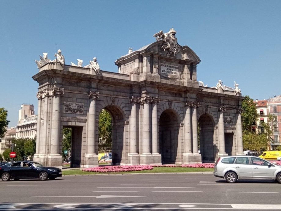 Brána Alcalá.