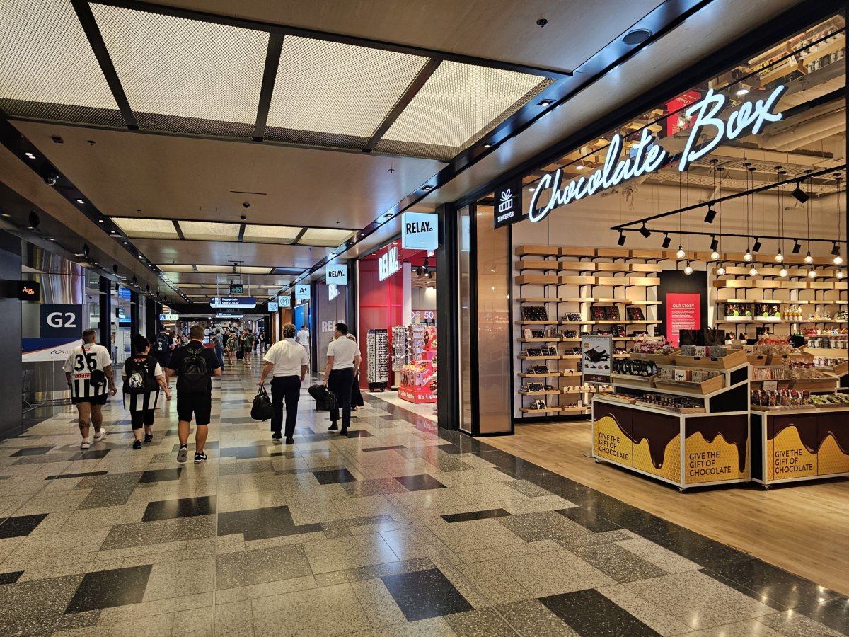 Obchody v tranzitní zóně, terminál 2