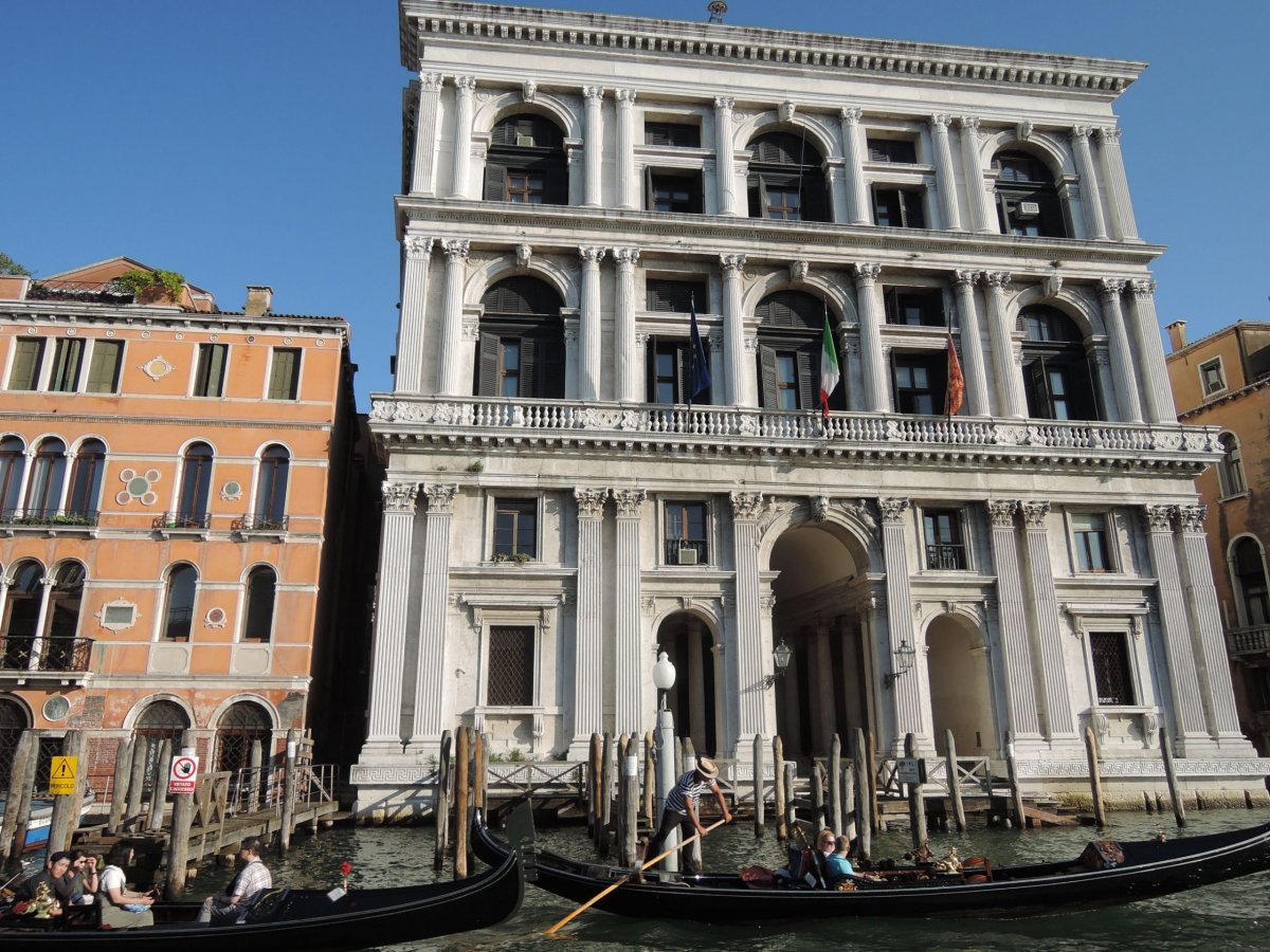 Palazzo Grimani - stavba z roku 1575 dle plánů M. Sanmicheliho je považovaná za ukázku vrcholné renesance