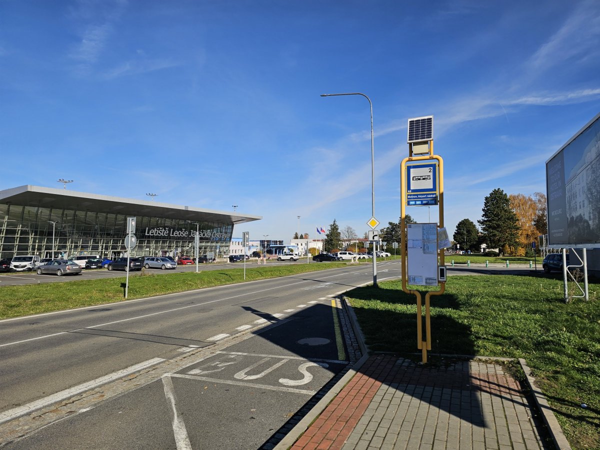 Zastávka autobusu směr Ostrava