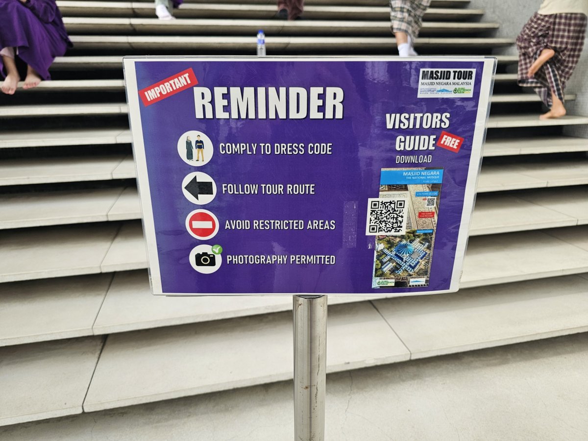 Informační cedule, Národní mešita