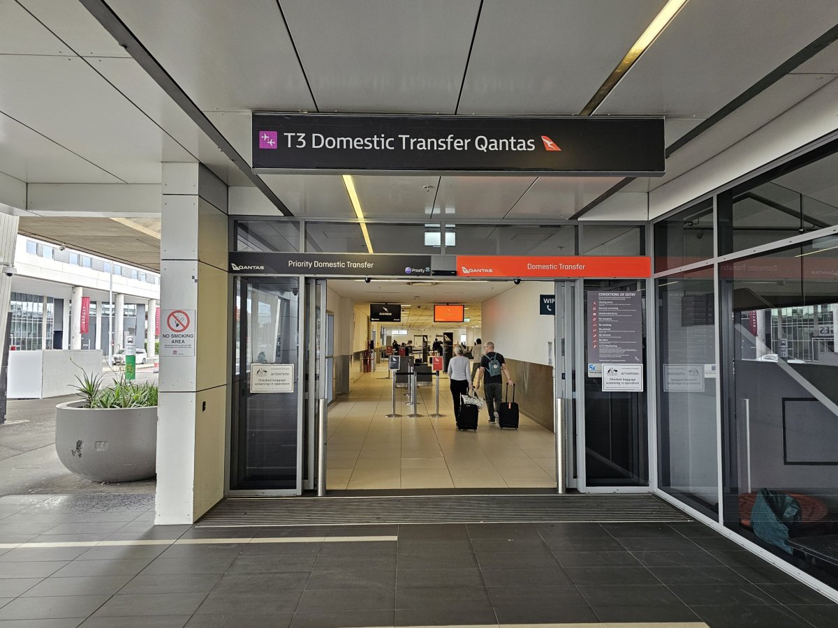 Přestup Qantas z terminálu 1 na terminál 3