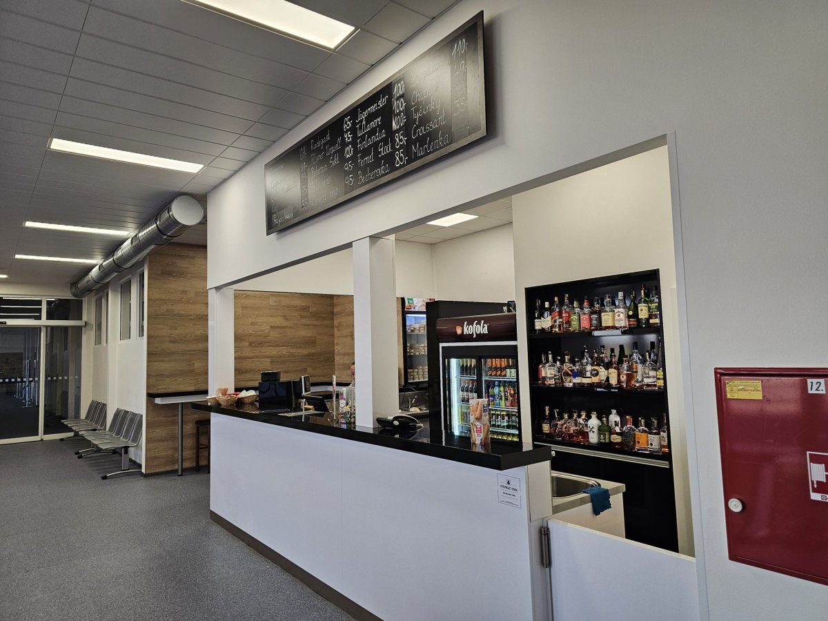 Bar po bezpečnostní kontrole