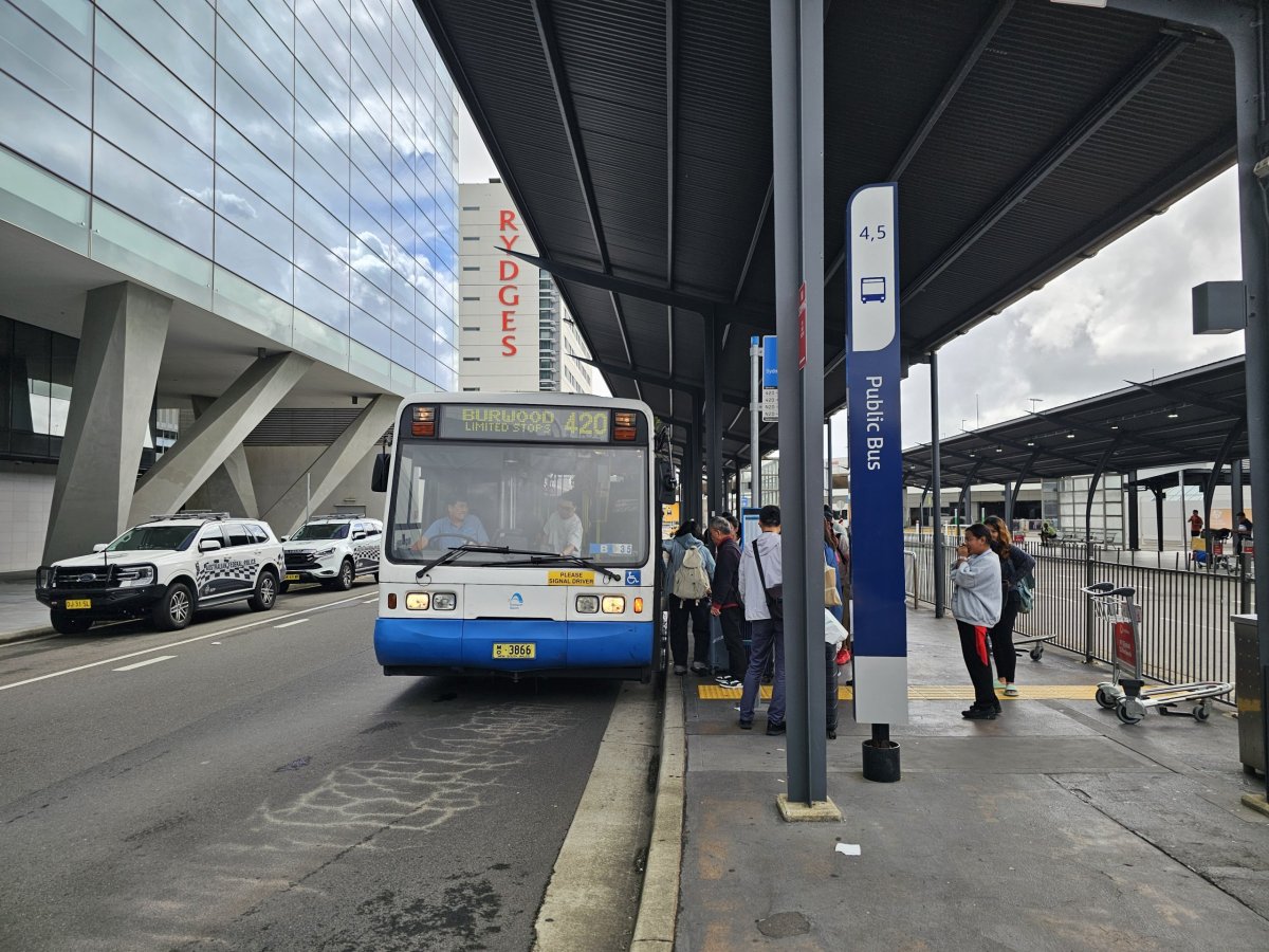 Městský autobus, terminál 1