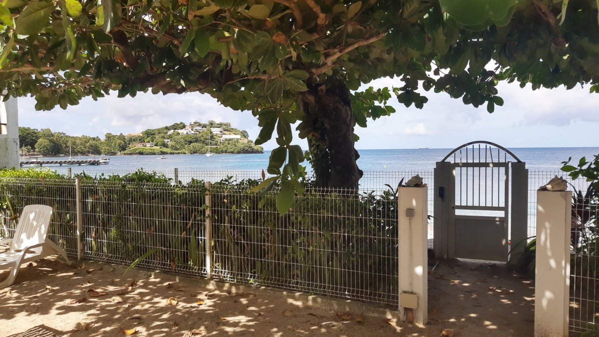 Ze zahrady přímo k moři