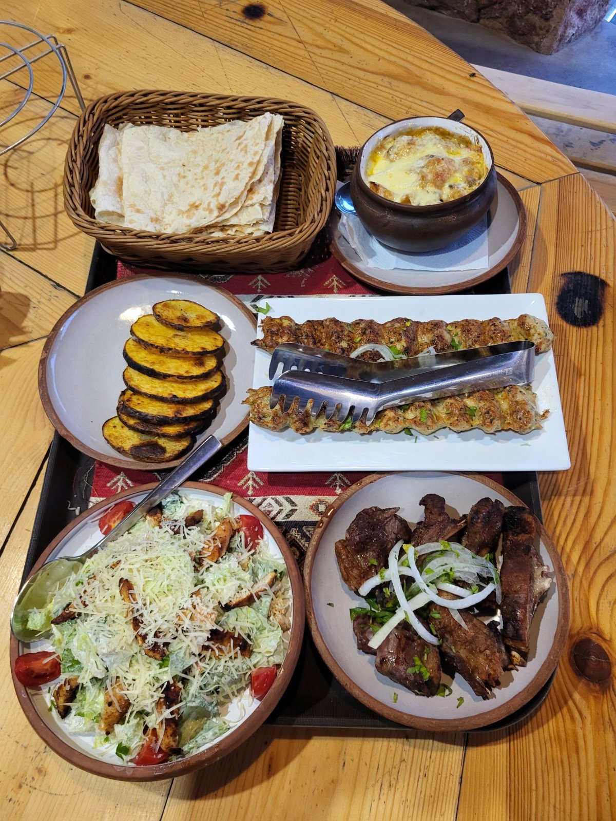 Lavaš, kebab, caesar salát a další pochoutky