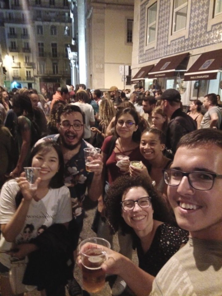 Naše skupinka, úplně vzadu je Yeghan.