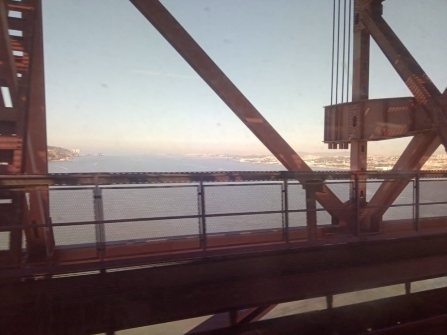 Most z Lisabonu a poslední pohled na část města. 