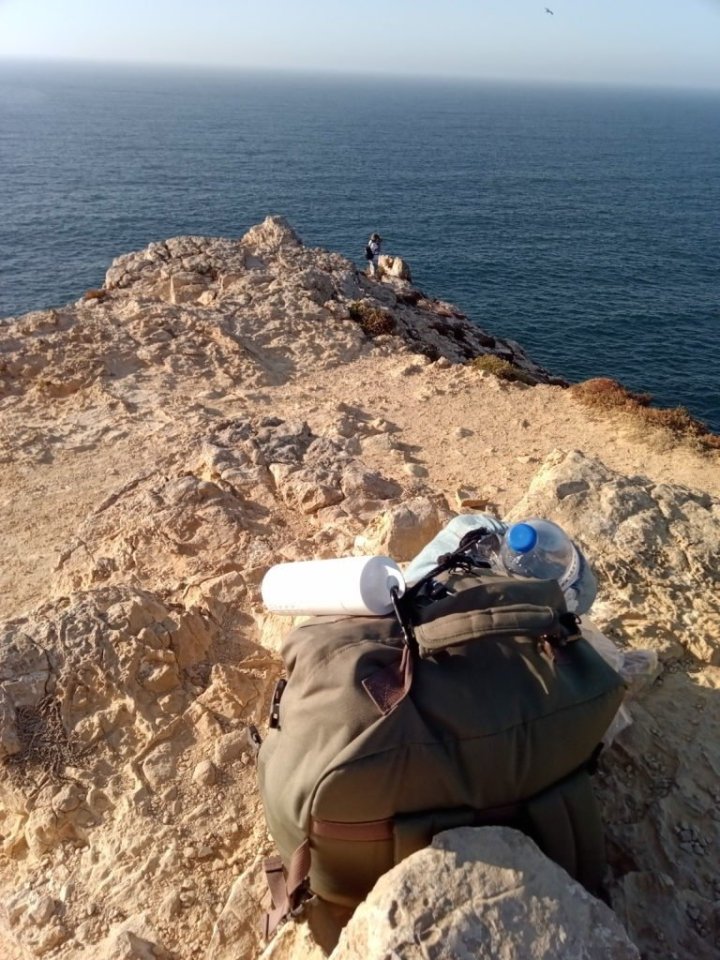 Na mysu pomalu táhne na sedm a tak je jasné, že se brzy začne stmívat.