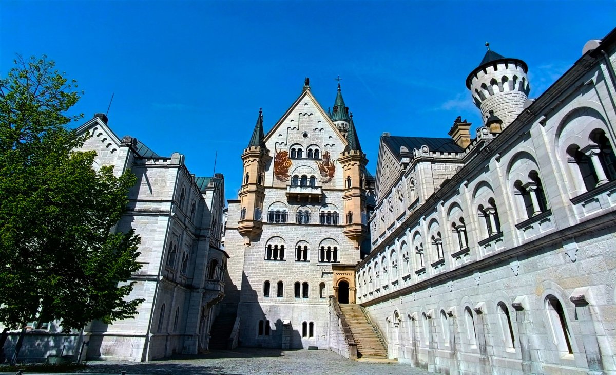 Neuschwanstein - nádvoří